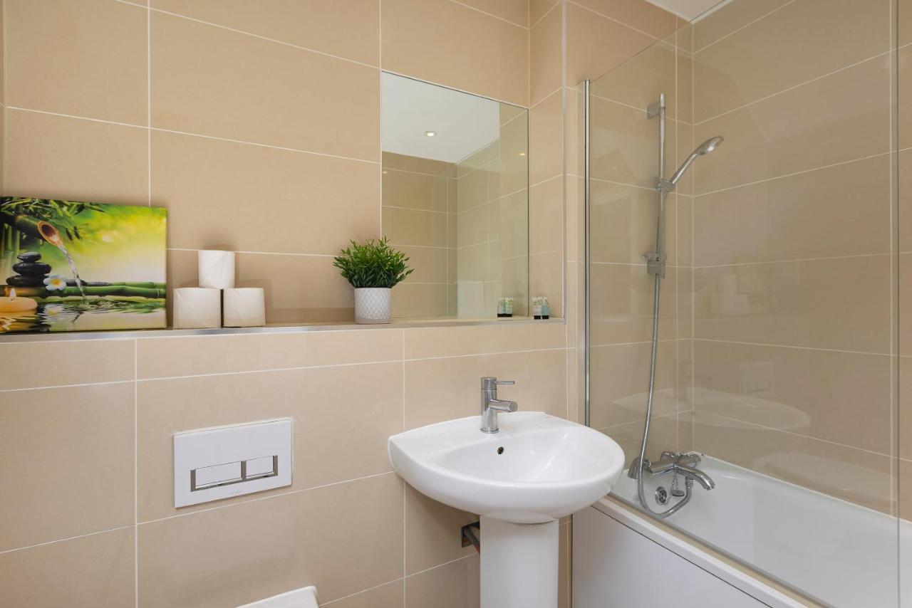 Skyvillion - 4 Bed Luxury Apartment With Balcony & Parking Enfield Zewnętrze zdjęcie