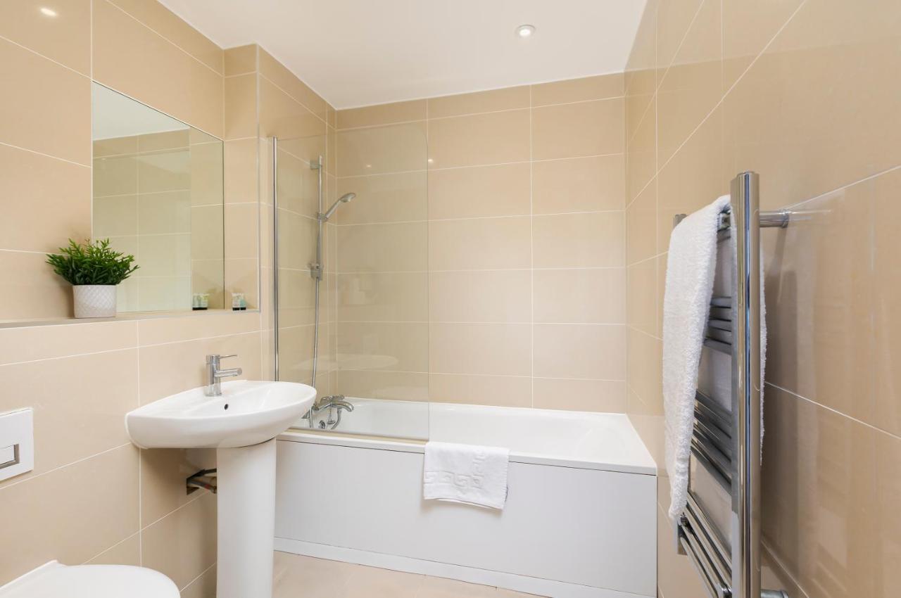 Skyvillion - 4 Bed Luxury Apartment With Balcony & Parking Enfield Zewnętrze zdjęcie