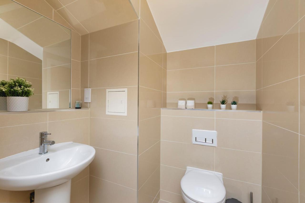 Skyvillion - 4 Bed Luxury Apartment With Balcony & Parking Enfield Zewnętrze zdjęcie